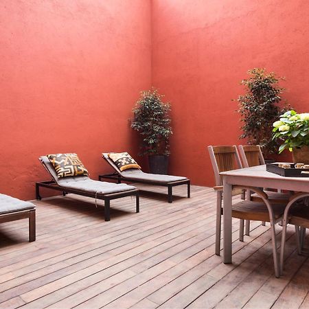 My Space Barcelona Pool City Center Exterior photo