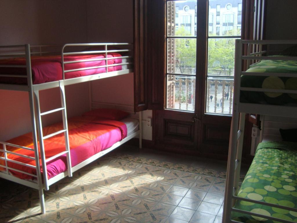 My Space Barcelona Pool City Center Room photo